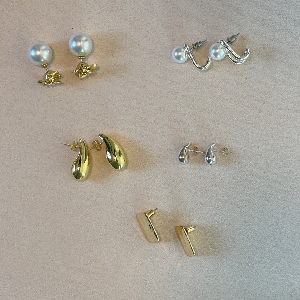Bundle 2/$30! Women's Lot of 5 Pairs Earrings Faux Pearl Gold & Silver